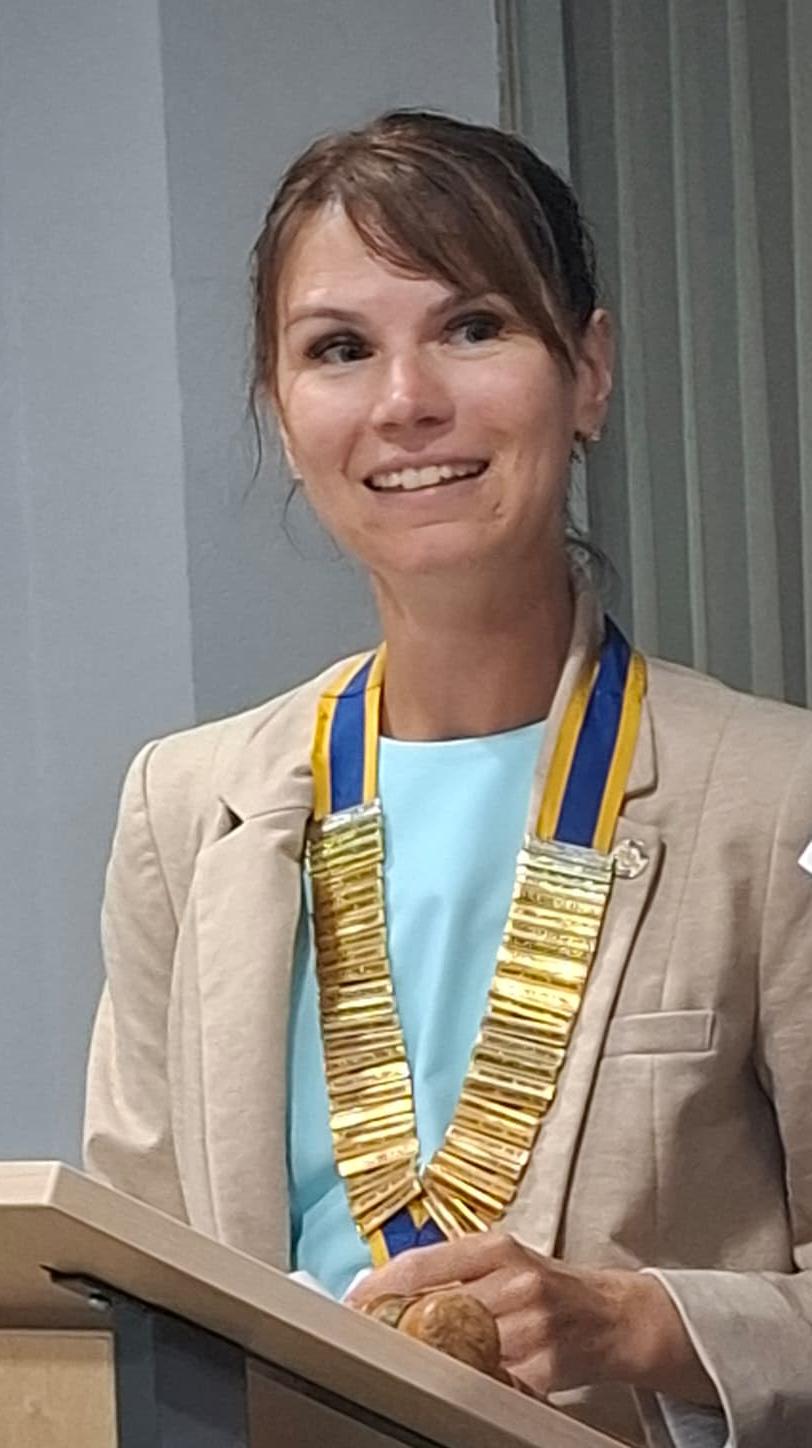 Kate Movergan wearing the Rotary Club Malta president’s chain